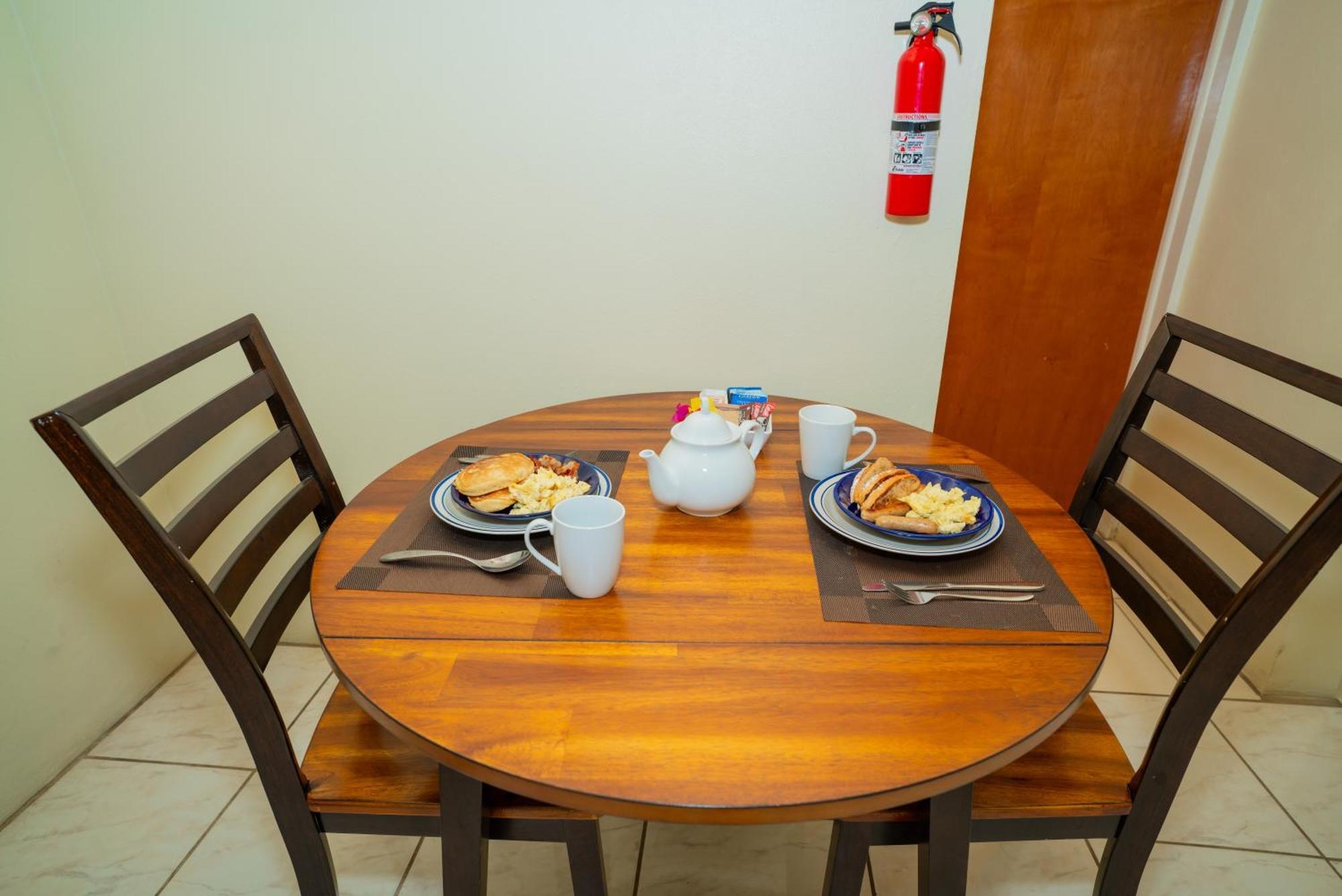 Connie'S Comfort Suites St. John's Eksteriør bilde